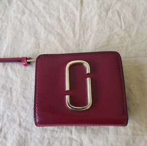 Very nice Marc Jacobs bifold compact wallet